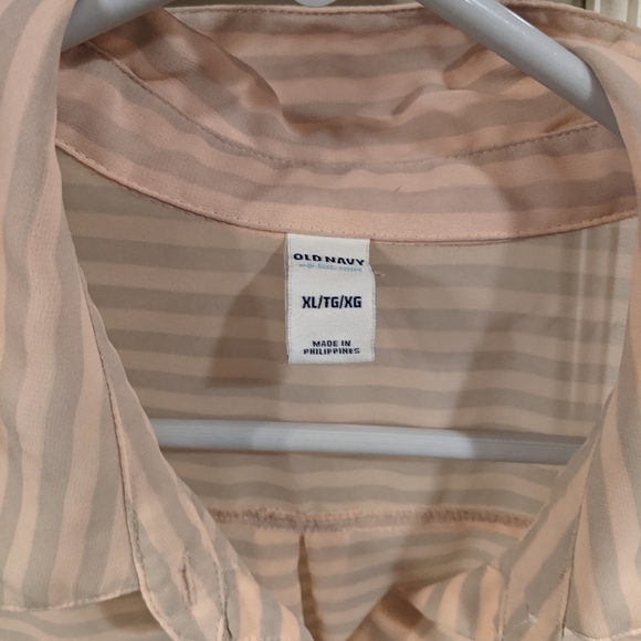 Old Navy Sheer Pink and Grey Button up size XL - Picture 2 of 3